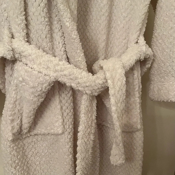Nicole Miller robe, size medium. This full length robe is plush and cozy. - Picture 2 of 3